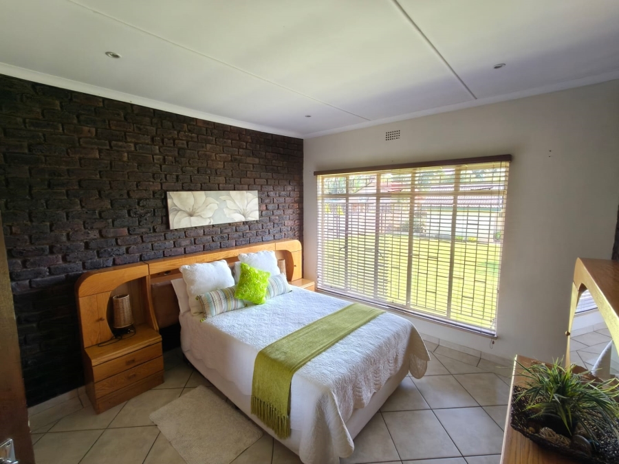 4 Bedroom Property for Sale in Safari Gardens North West